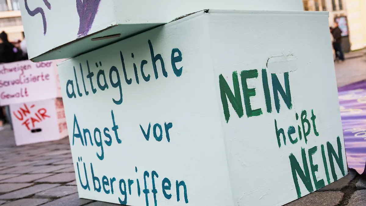Kundgebung zum Frauenstreik