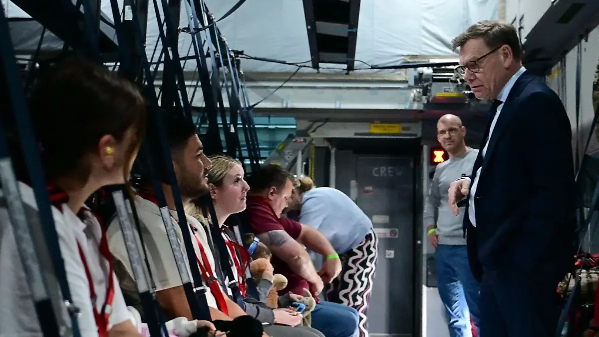 Außenminister Wadephul in Katar - Deutsche Reisende