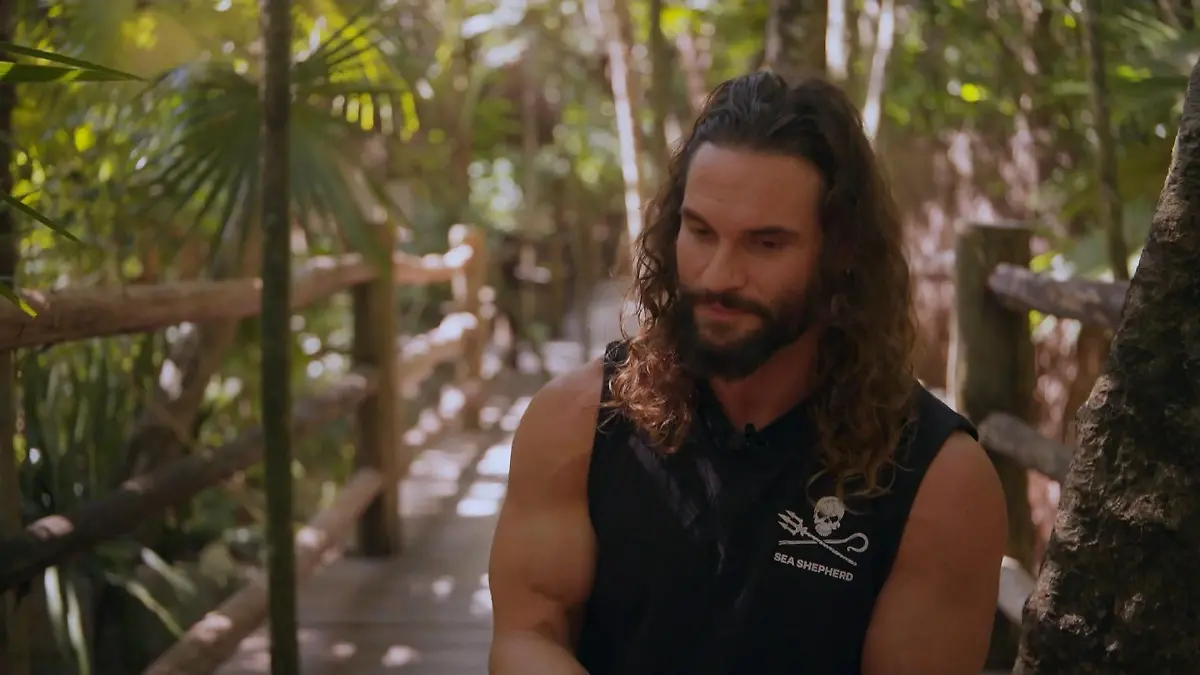 Real Life Aquaman Freediver Tavi Castro