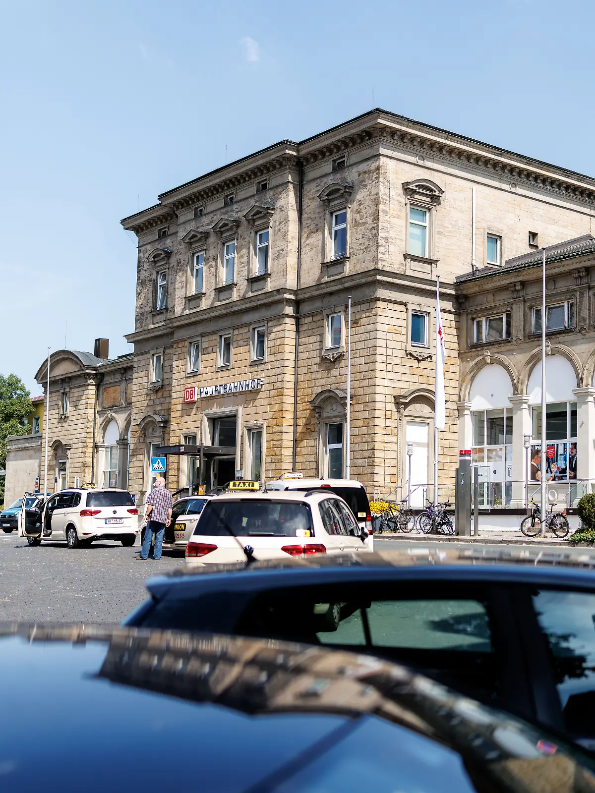 Zwei Züge der Bahn-Firma agilis kollidieren am Hauptbahnhof Bayreuth. (Archivbild)
