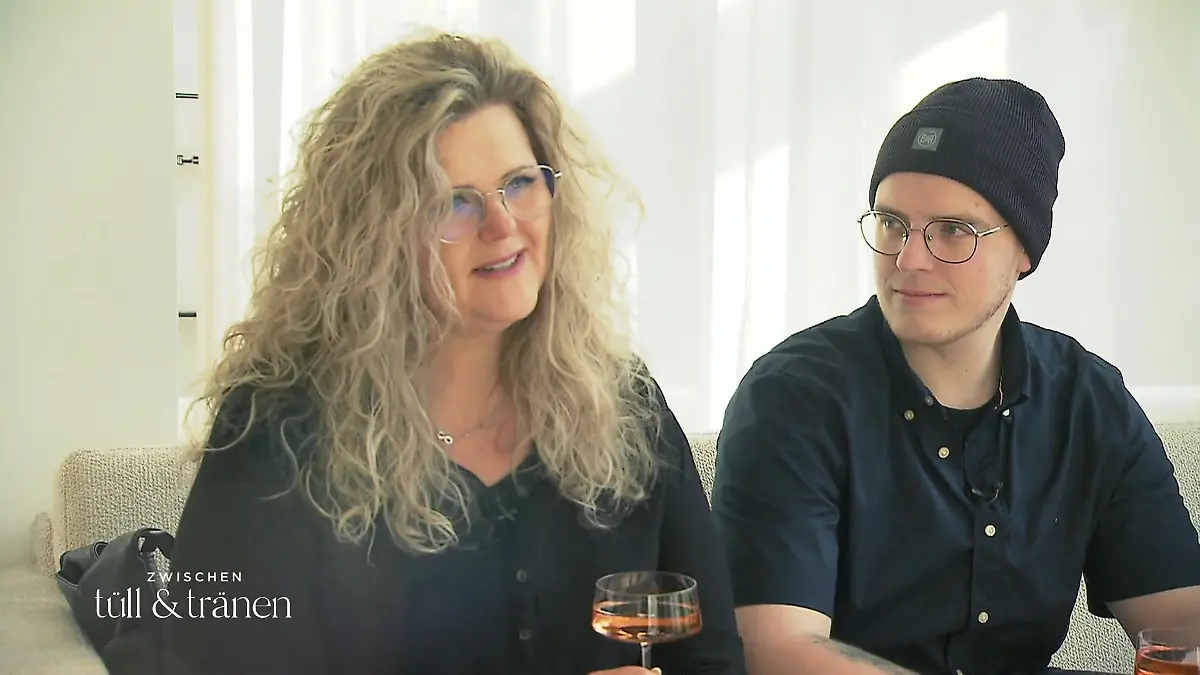 Setzt Tanja auf Sexyness – oder hört sie auf den Wunsch ihres Sohnes? Sexy Zweiteiler gesucht