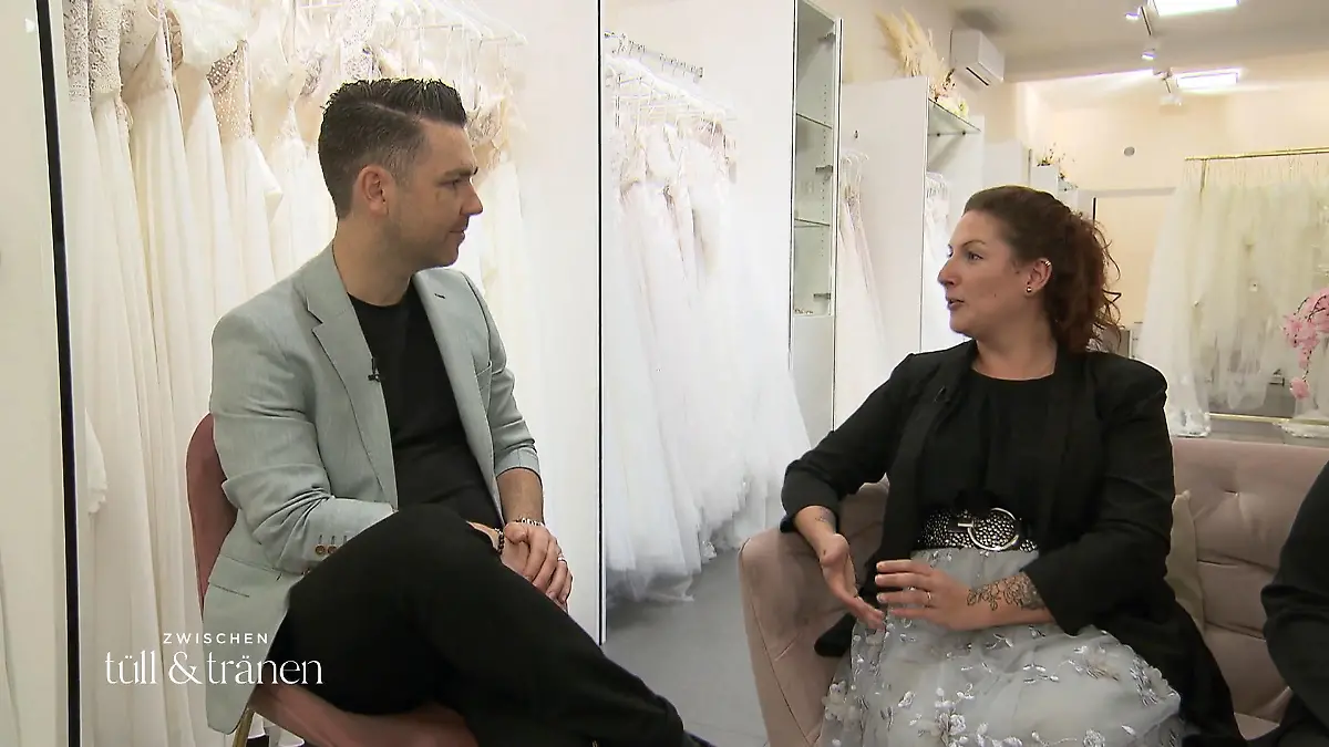 Findet Organisationsprofi Sonja bei Daniel noch vor dem Urlaub ihr Kleid? Sonja plant voraus