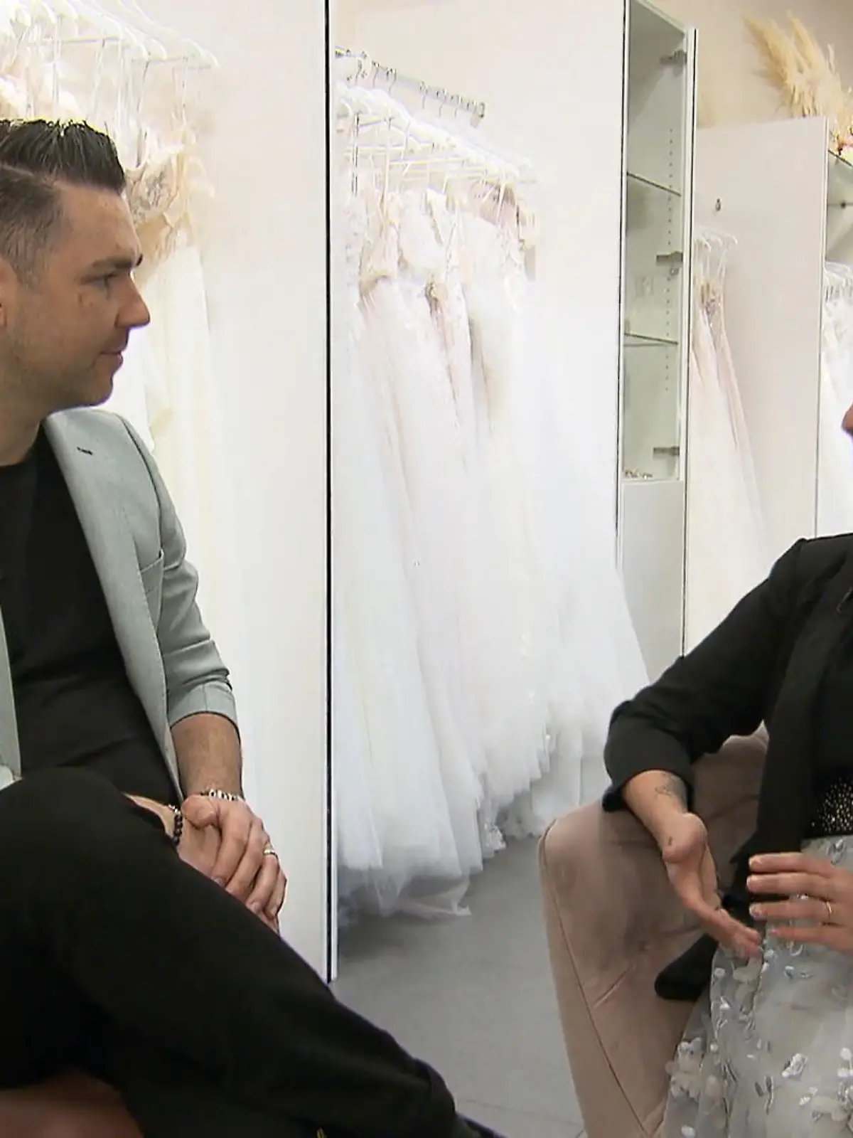 Bild zu: "Findet Organisationsprofi Sonja bei Daniel noch vor dem Urlaub ihr Kleid?"