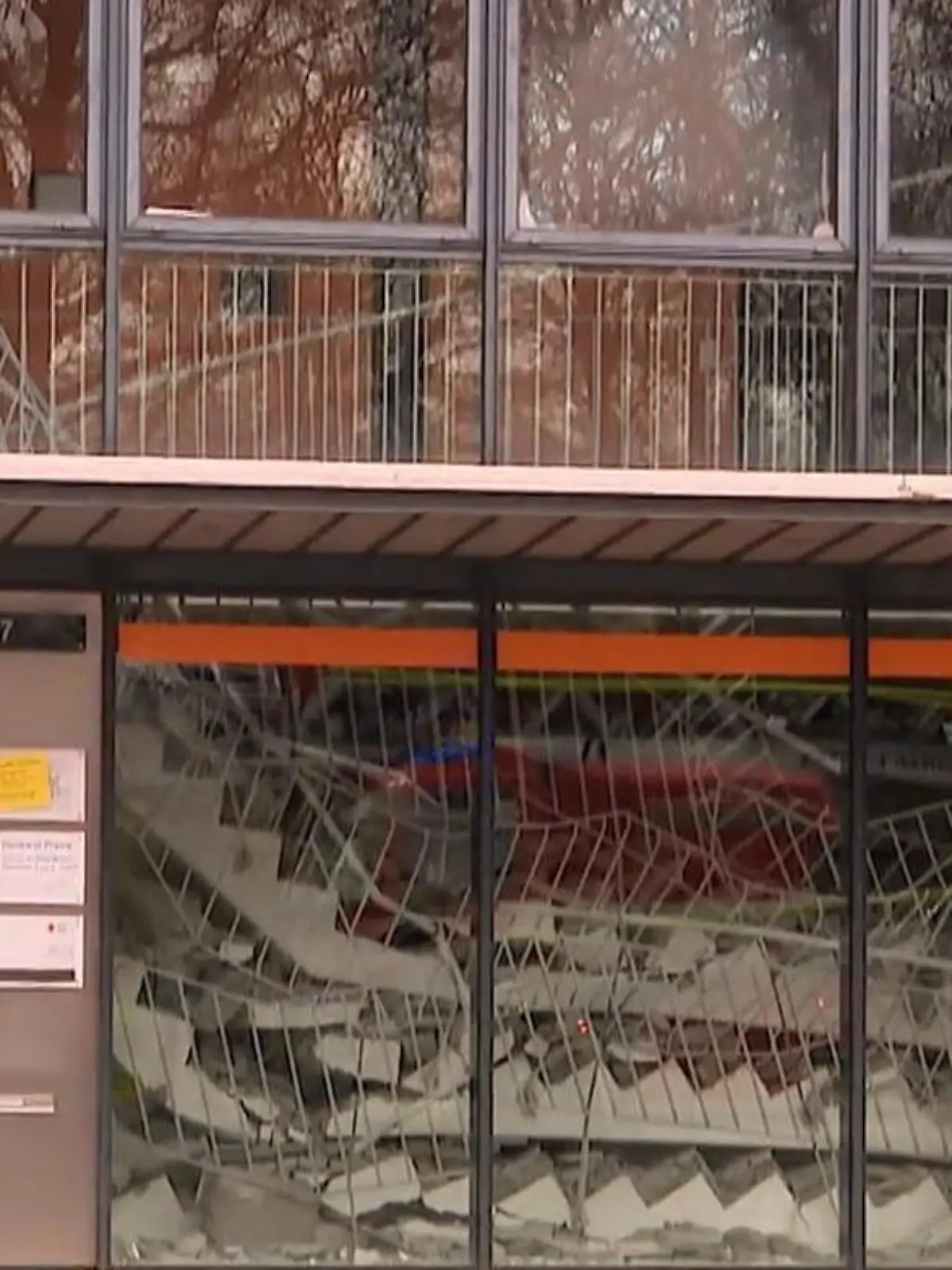 Bild zu: "Schock in Witten! Treppenhaus in Wohnhaus stürzt ein"