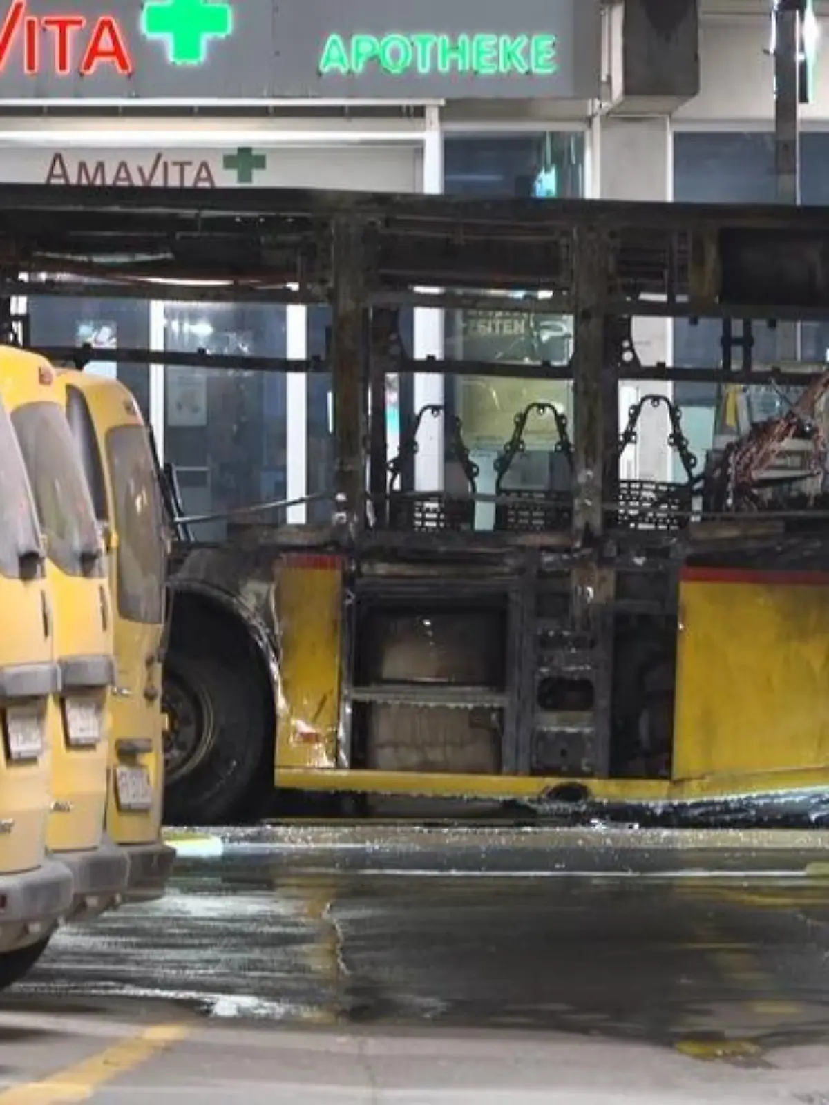 Bild zu: "Sechs Menschen sterben bei Busbrand in Kerzers – jüngstes Opfer ist erst 16 Jahre alt"