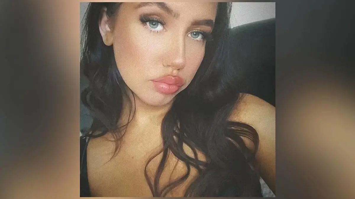 Ein Selfie der 19-jährigen Frau, die ihr Baby nach der Geburt getötet haben soll.