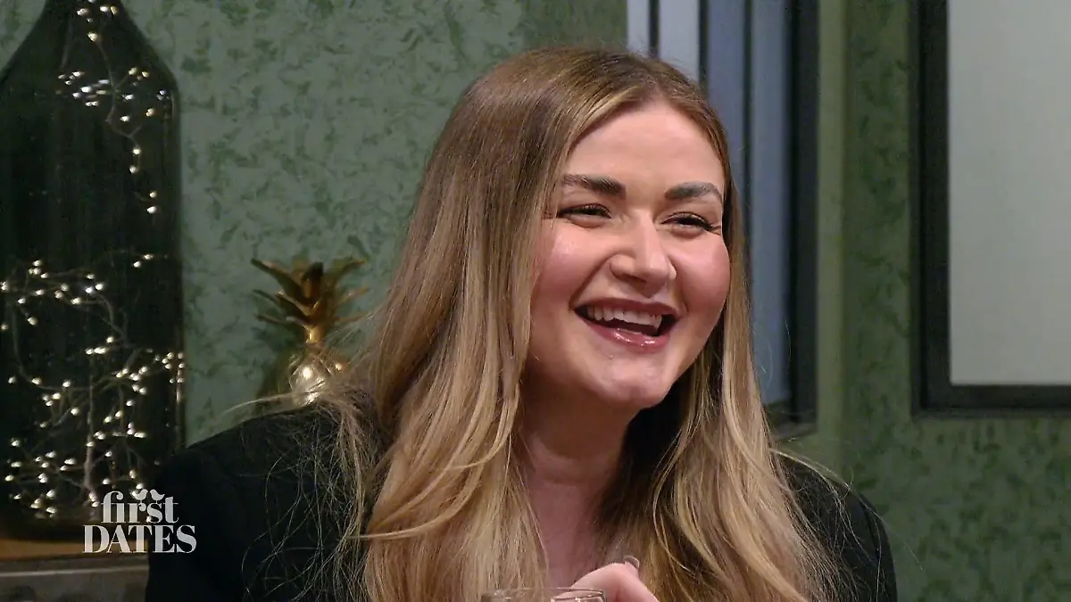 Thesi und Alejandro im Gesprächsrausch: Ist das schon das beste Zeichen fürs Date? Reden statt essen