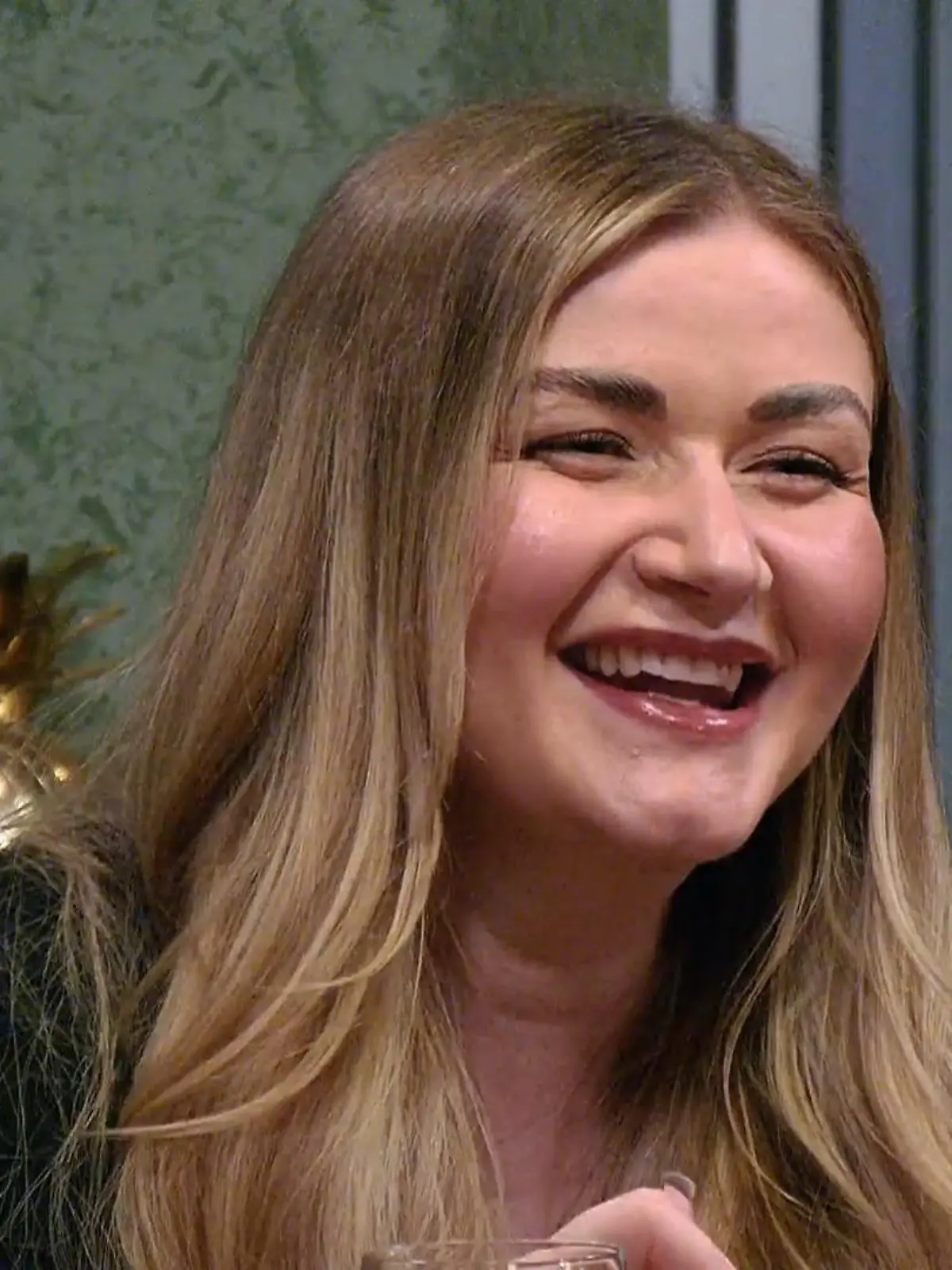 Bild zu: "Thesi und Alejandro im Gesprächsrausch: Ist das schon das beste Zeichen fürs Date?"