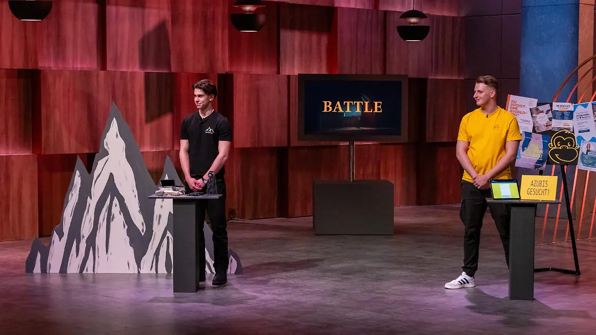 Die Höhle der Löwen: Beim Battle treten „Peak Protect” mit Gründer Christopher Czellary (l.) gegen „Jimmy” mit Gründer Phillip Hammerer gegeneinander an. Wer kann die Löwen mit seiner Geschäftsidee überzeugen und darf weiter pitchen?