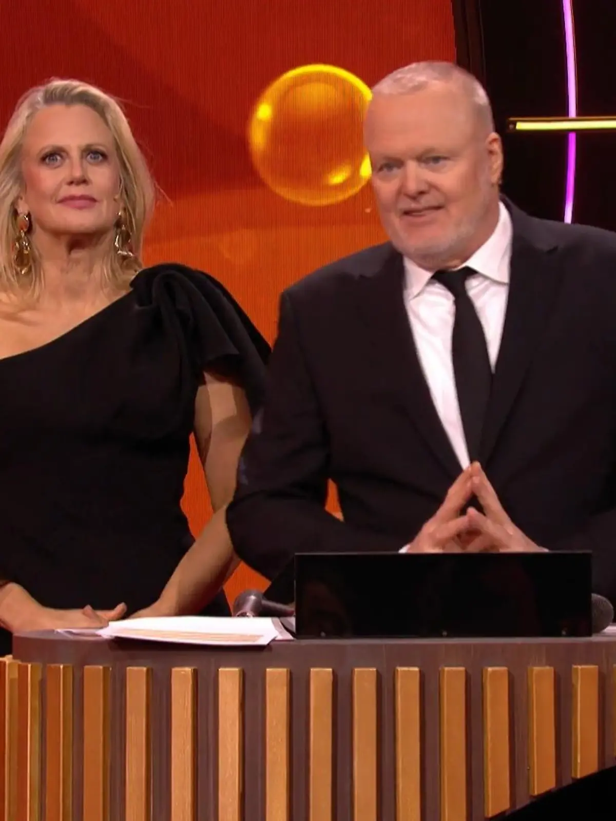 Bild zu: "SIE gewinnen die erste „Wer weiß wie wann was war?“-Show"