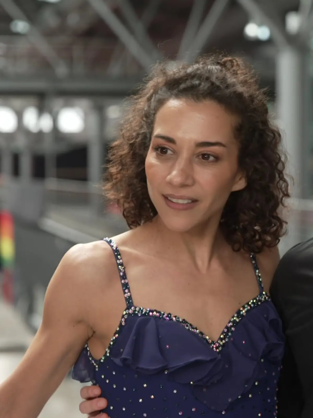 Nadja Benaissa und Vadim Garbuzov tanzen in „Let’s Dance”-Show 2 einen Langsamen Walzer zu „Hero” von Mariah Carey
