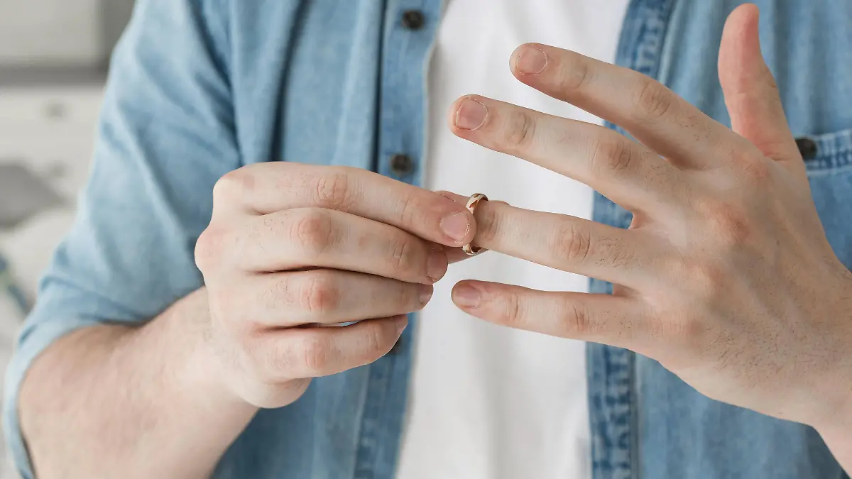 Wer kennt es nicht: Einmal kurz den Ring zum Händewaschen abgelegt – und dann einfach vergessen. In diesem Fall endet die Geschichte dank eines ehrlichen Finders gut. (Symbolbild)
