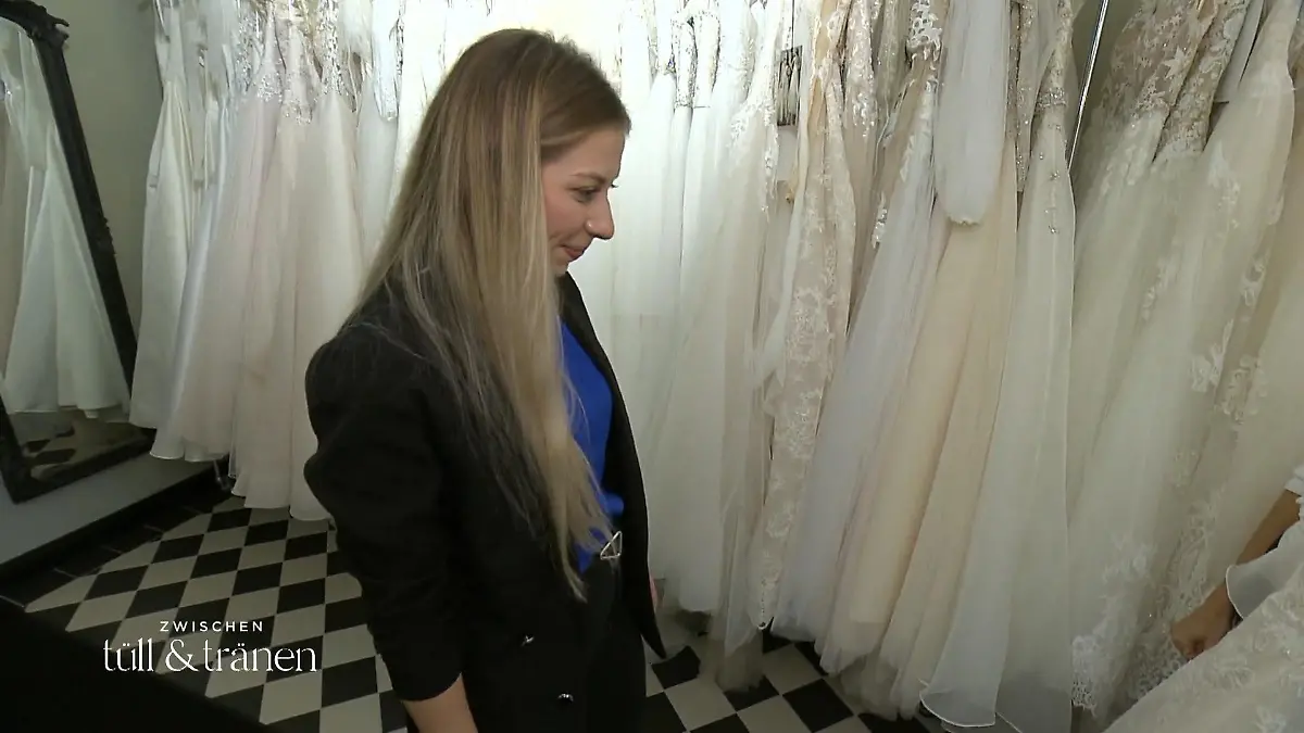 Kleid für die standesamtliche Trauung Braut Elena