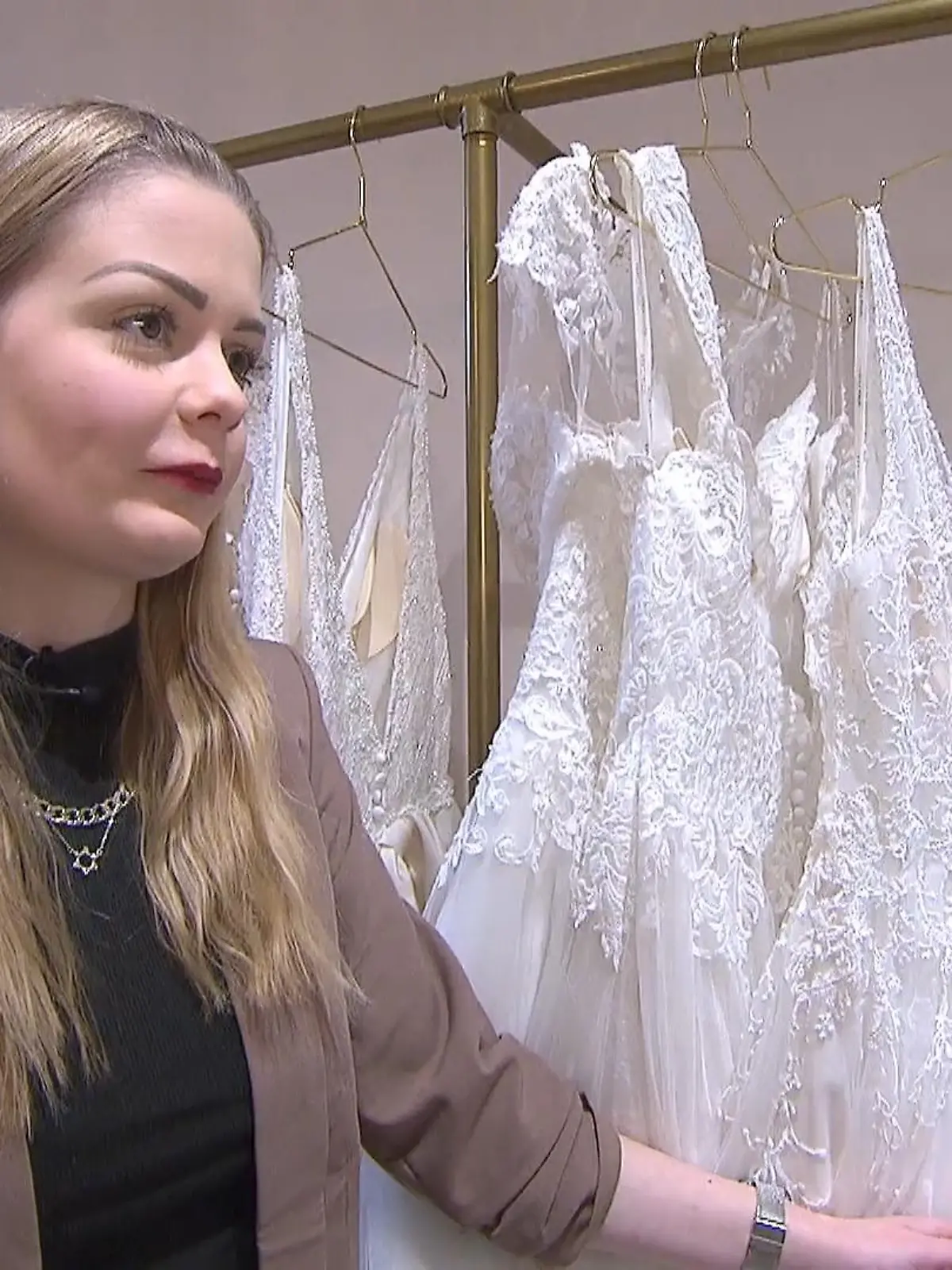 Bild zu: "Julia möchte erwachsener wirken"