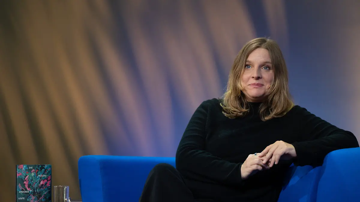 Wegen einer Stimmstörung musste Judith Holofernes das Singen aufgeben. 