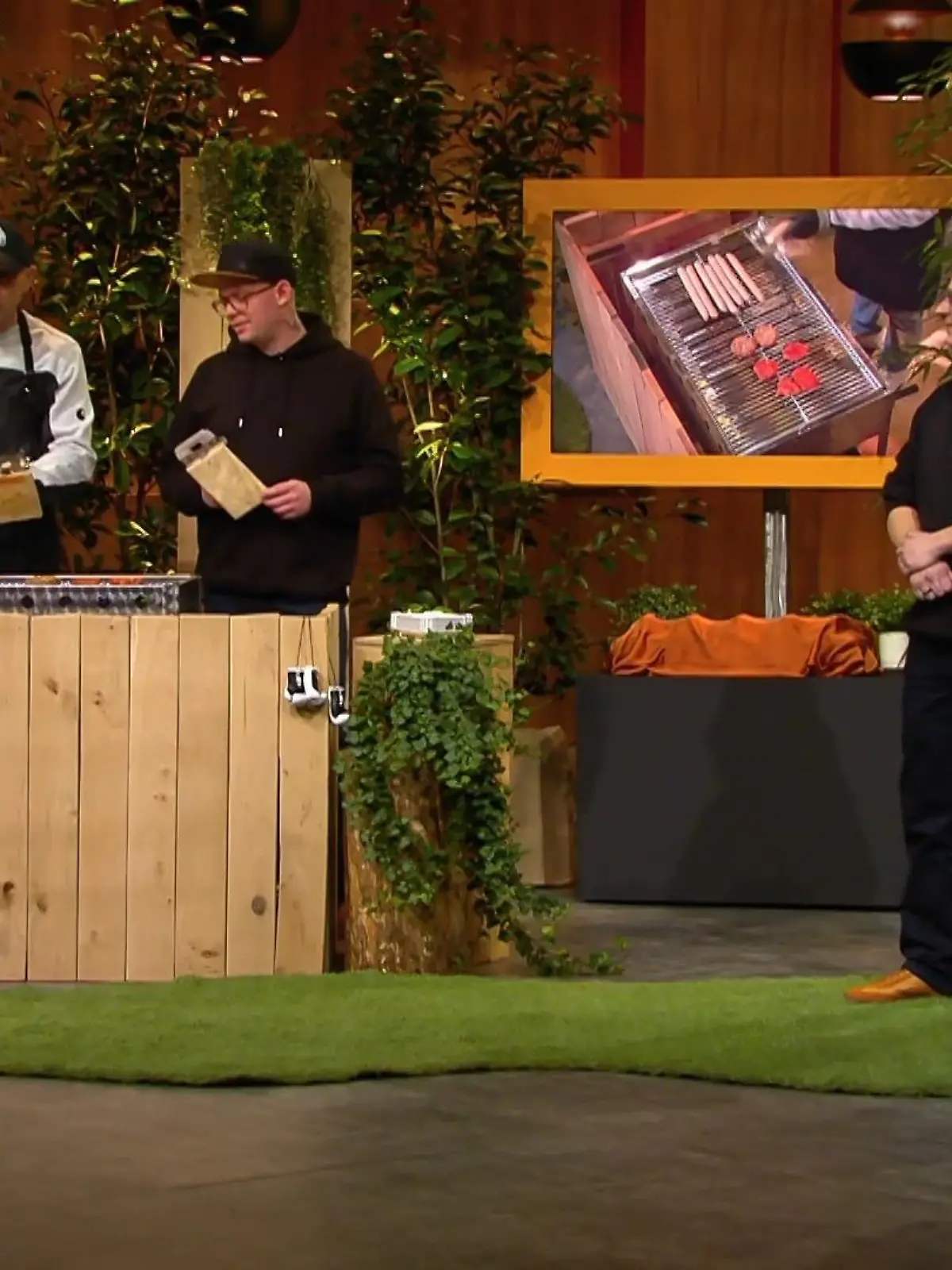 Bild zu: "Würstchen wenden leichtgemacht"