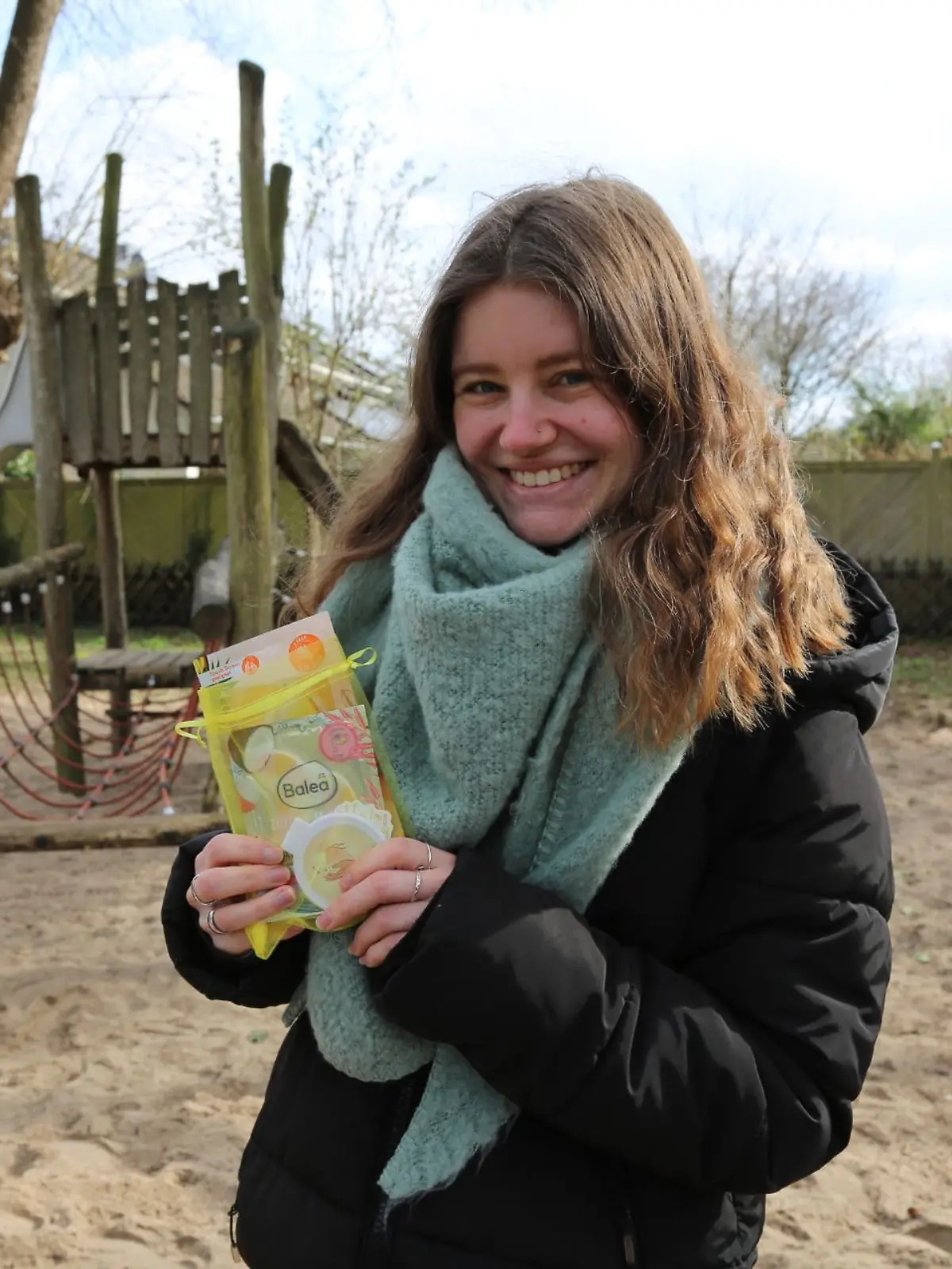 Frau verteilt anonym Geschenke in Osnabrück