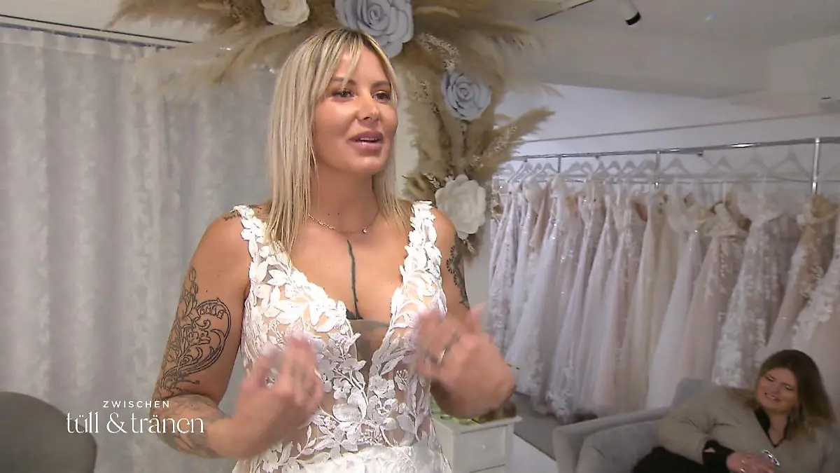 Braut Marina weiß, was sie will! Schlicht und sexy