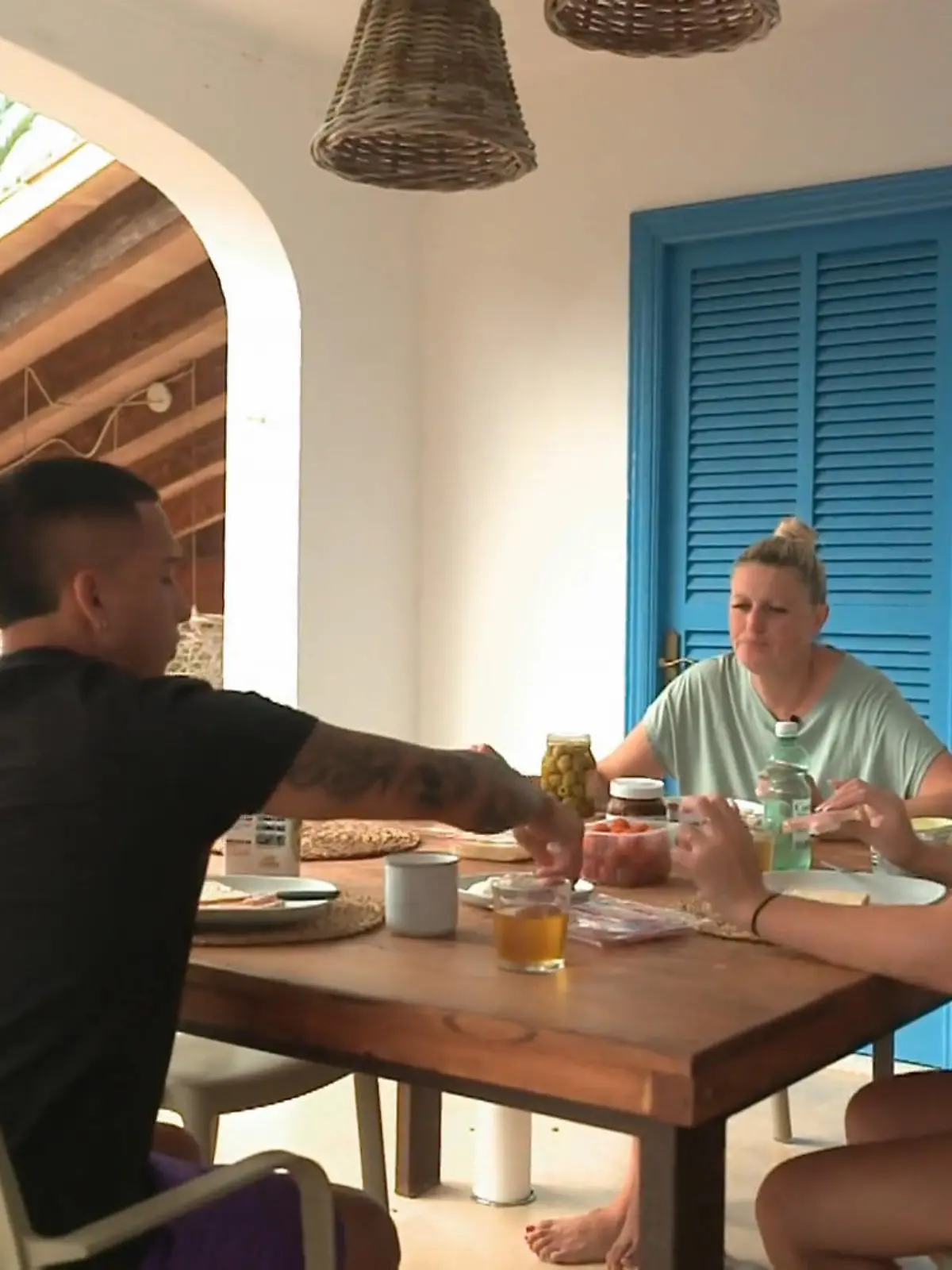 Bild zu: "Schock auf Mallorca - die Teenie-Tochter ist schwanger"
