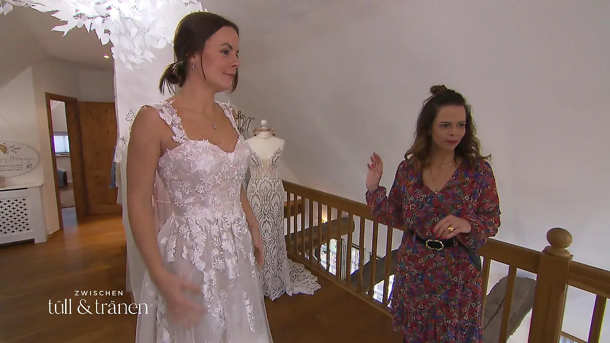 Sina sucht weiter: Wird die A-Linie mit Trägern ihr zweites Traumkleid? A-Linie für die Kirche?