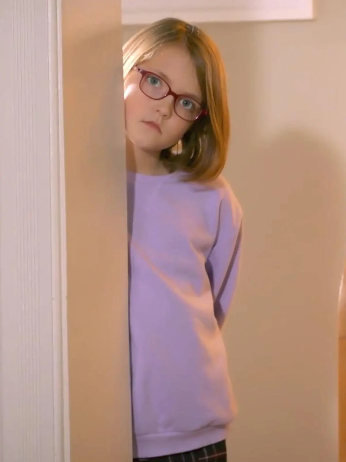 Unter uns: Maja belauscht ein Gespräch von Ute und Britta