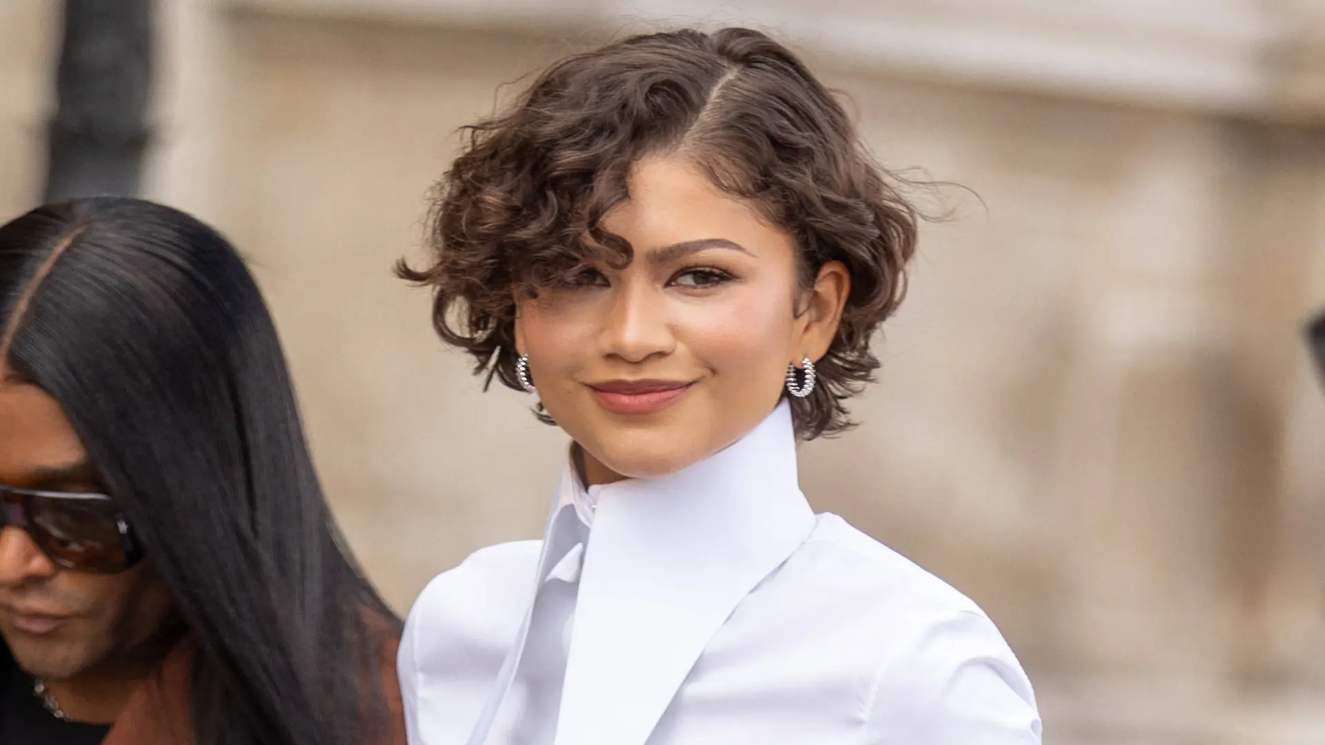 Schauspielerin Zendaya hat ihren Bixie bei der Paris Fashion Week präsentiert.