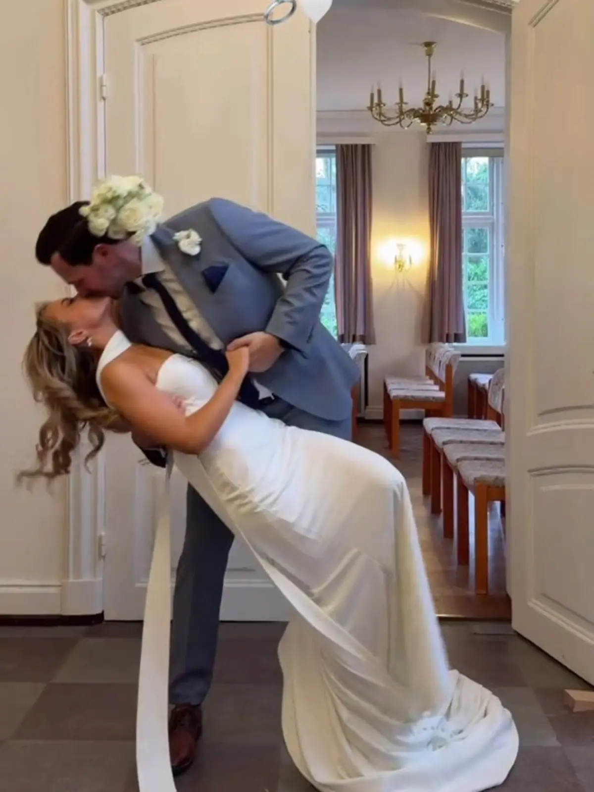 Ex-Bachelor Sebastian Klaus und Influencerin Jenny Koepper haben geheiratet.