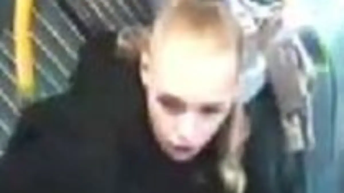 Die Tatverdächtige trat der Frau unvermittelt ins Gesicht und gegen den Hals. 