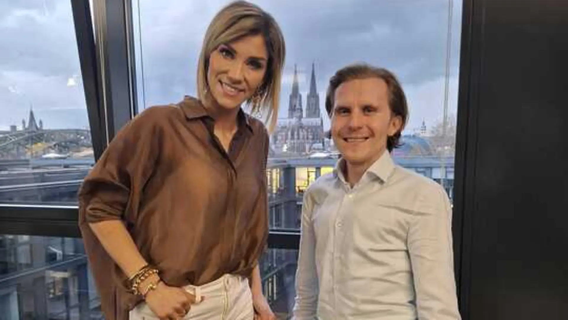 Mit Blick auf den Dom: Anna-Maria Zimmermann traf bei RTL auf Reporter Thomas Lipke, der ihr einen phänomenalen Ausblick kredenzte. 