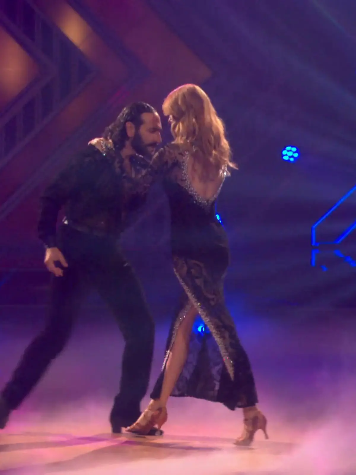 Bild zu: "Esther und Massimo begeistern mit ihrer sinnlichen Rumba"