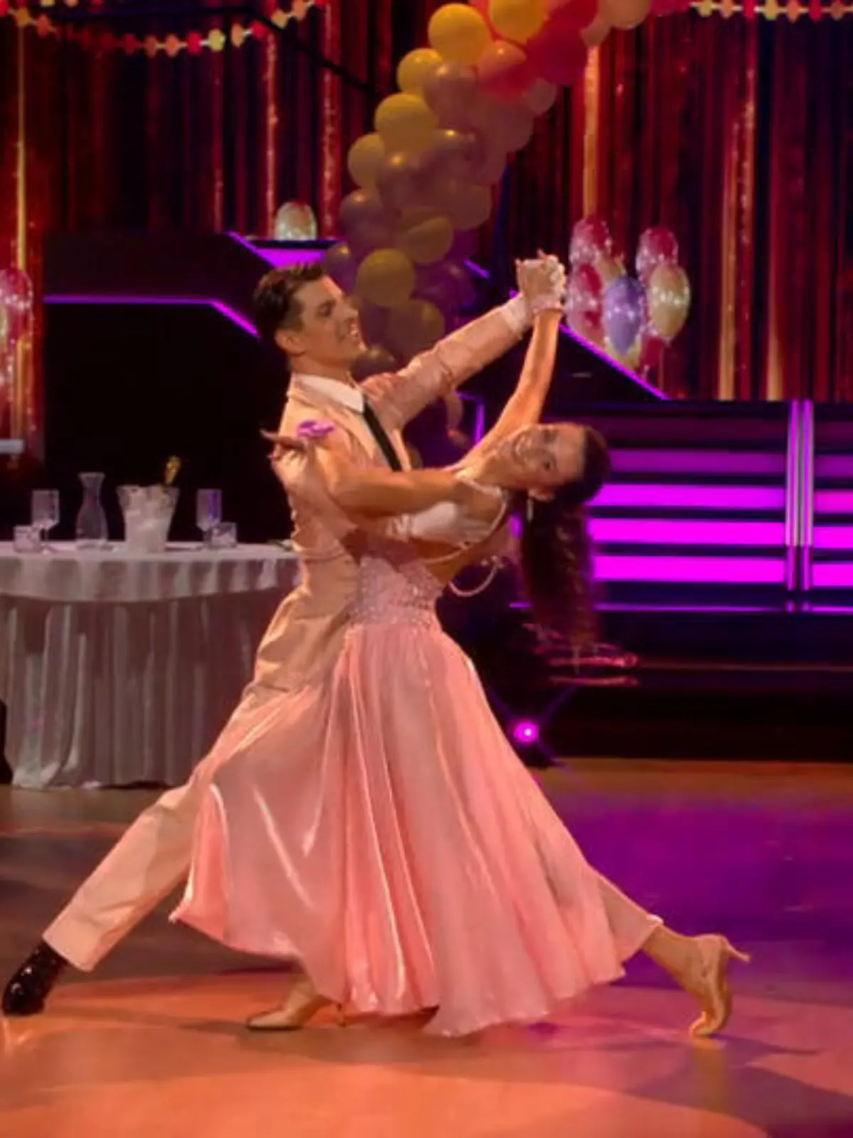 Bild zu: "Emotionaler Slowfox: Betty und Alexandru holen alte Erinnerungen zurück"