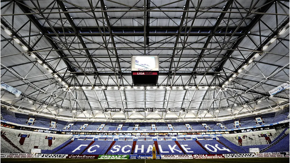 Bildnummer: 05619309 Datum: 12.03.2010 Copyright: imago/Hardt/David Hagemann
Fussball, 1 Bundesliga, Saison 2009 / 2010, FC Schalke 04 - Veltins Arena, 26. Spieltag, Gelsenkirchen, 12.03.2010 Stadionuebersicht in der Veltins Arena; Gelsenkirchen Herren Fussball GER 1. BL 2009 Sportstätte Stadion Totale vdig xmk 2010 quer Aufmacher o0 Dach Stadiondach geschlossen zu Schriftzug
Image number 05619309 date 12 03 2010 Copyright imago Hardt David Hagemann Football 1 Bundesliga Season 2009 2010 FC Schalke 04 Veltins Arena 26 Matchday Gelsenkirchen 12 03 2010 in the Veltins Arena Gelsenkirchen men Football ger 1 BL 2009 venues Stadium long shot Vdig xmk 2010 horizontal Highlight o0 Roof Stadium Roof closed to emblem