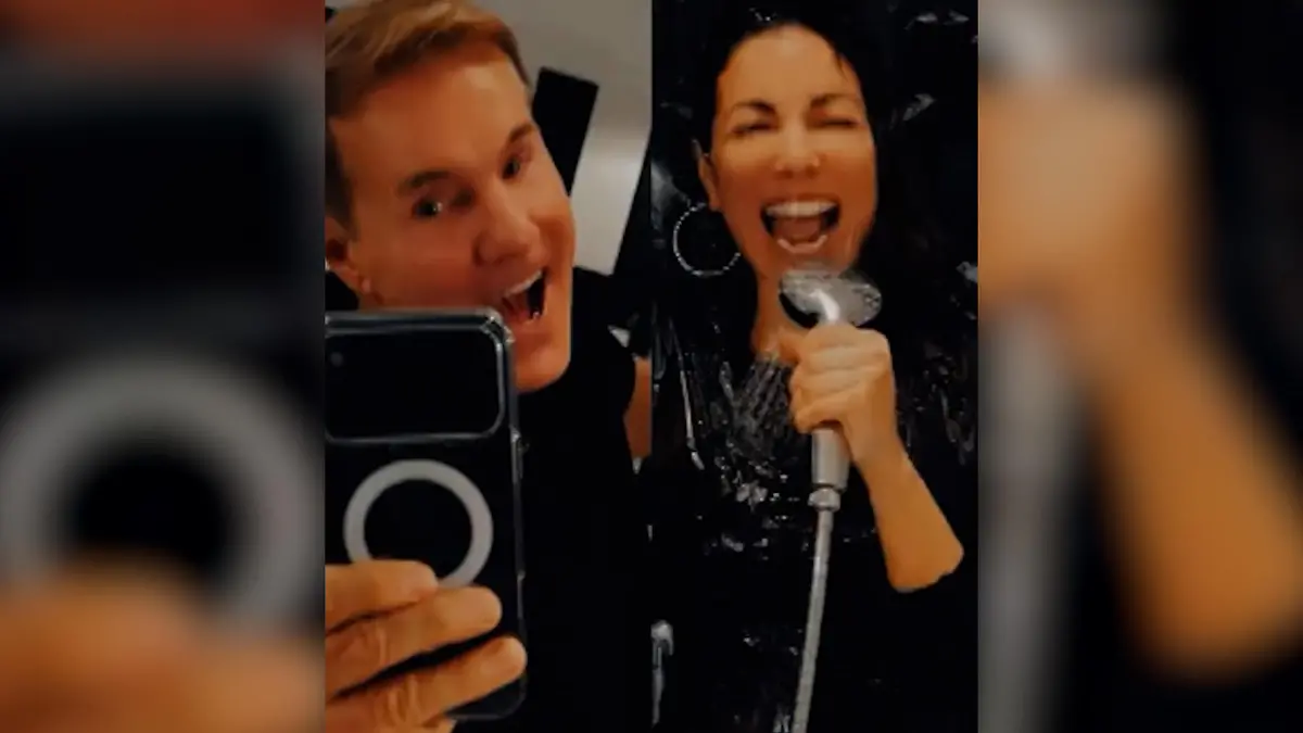 Bild zu: "Dieter Bohlen filmt Ehefrau Carina unter der Dusche – und postet es!"