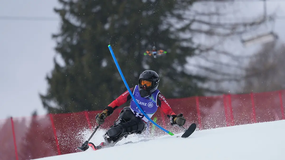 Dynamisch im Stangenwald: Anna-Lena Forster.