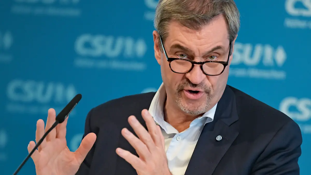 Markus Söder, CSU-Parteivorsitzender und bayerischer Ministerpräsident, nimmt nach der Sitzung des CSU-Vorstands an einer Pressekonferenz in der CSU-Landesleitung teil. Eines der Hauptthemen waren die Kommunalwahlen in Bayern.