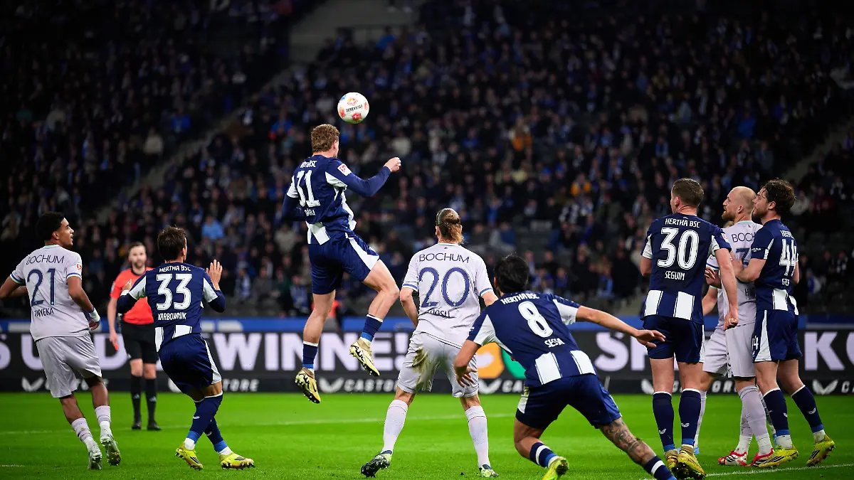 Marton Dardai Hertha BSC, 31, Kopfball, GER, Hertha BSC vs. ,VfL Bochum 1848, 2. Bundesliga, Saison 2025/2026, 26. Spieltag, 14.03.2026 DFL REGULATIONS PROHIBIT ANY USE OF PHOTOGRAPHS AS IMAGE SEQUENCES AND/ OR QUASI - VIDEO. GER, Hertha BSC vs. ,VfL Bochum 1848, 2. Bundesliga, Saison 2025/2026, 26. Spieltag, 14.03.2026 Berlin *** Marton Dardai Hertha BSC, 31 , Header, GER, Hertha BSC vs ,VfL Bochum 1848, 2 Bundesliga, Season 2025 2026, Matchday 26, 14 03 2026 DFL REGULATIONS PROHIBIT ANY USE OF PHOTOGRAPHS AS IMAGE SEQUENCES AND OR QUASI VIDEO GER, Hertha BSC vs ,VfL Bochum 1848, 2 Bundesliga, Season 2025 2026, Matchday 26, 14 03 2026 Berlin Copyright: xClaudiusxRauch,xEibner-Pressefotox/xClaudiusxRauchx EP_CRH