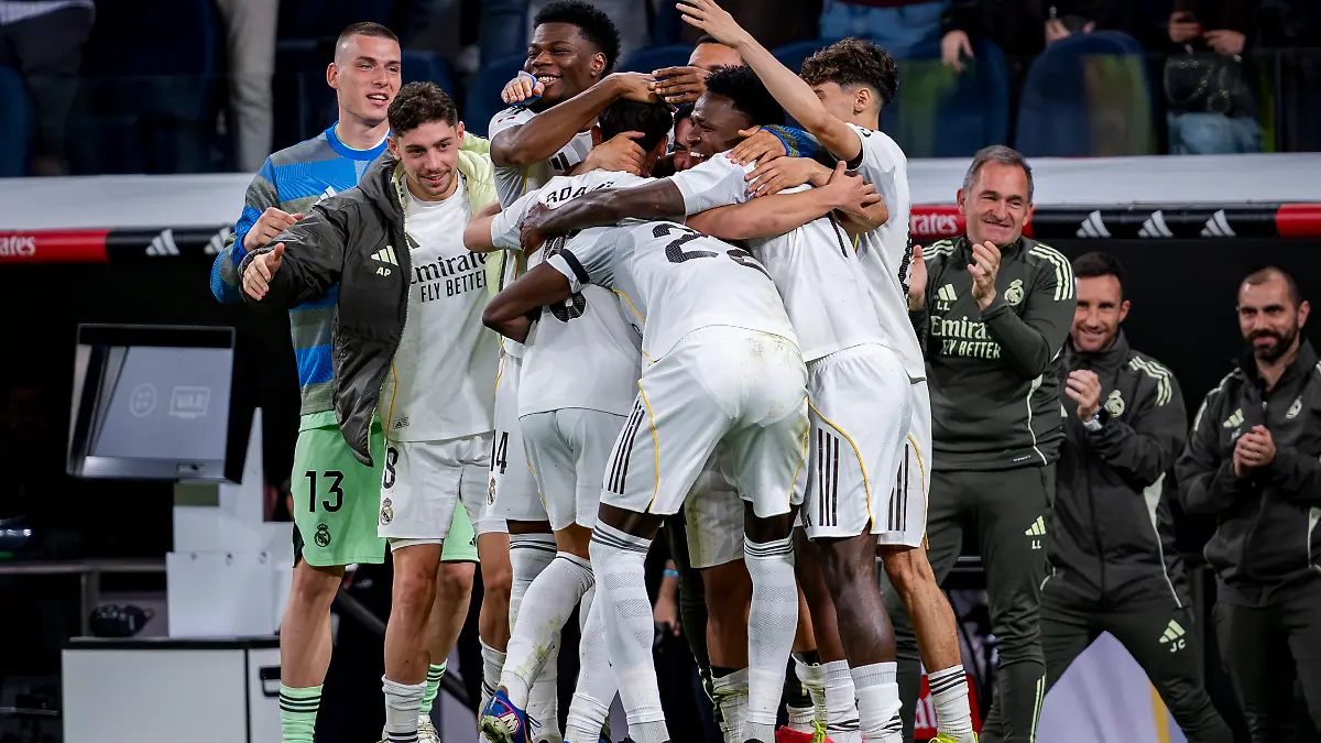 March 14, 2026, Madrid, Madrid, Spain: Arda Guler of Real Madrid (L) celebrates his goal with his teammates during the LaLiga EA Sports football match between Real Madrid CF v Elche CF at Estadio Bernabeu in Madrid, Spain, on March 14, 2026. (Credit Image: © Alberto Gardin/ZUMA Press Wire