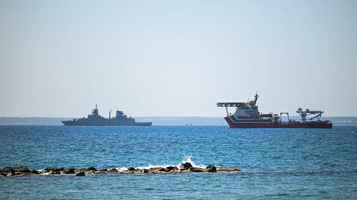Cyprus US Iran Israel The German frigate Nordrhein-Westfalen F-223 departs the port of Limassol in Cyprus, on March 12, 2026. Limassol Cyprus PUBLICATIONxNOTxINxFRA Copyright: xTheophilexBloudanisx originalFilename: bloudanis-notitle260312_npGNU.jpg