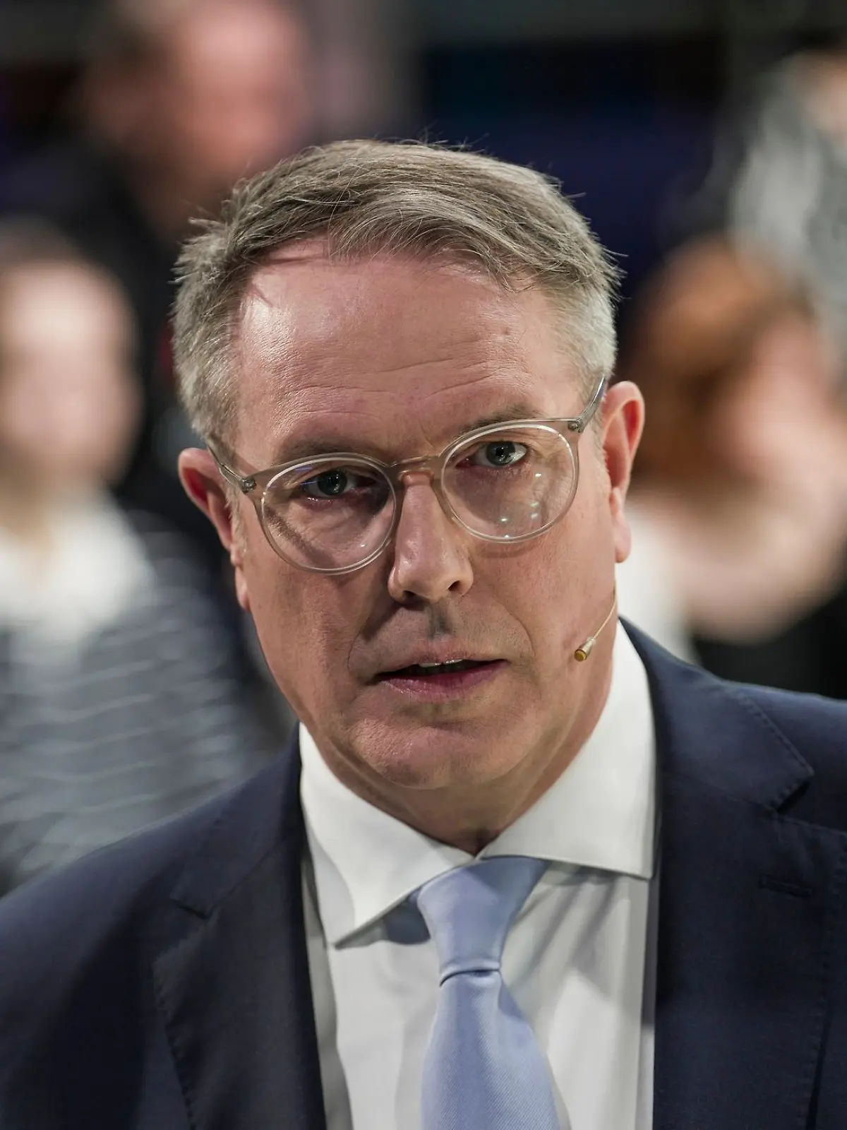 Bild zu: "SPD-Ministerpräsident Alexander Schweitzer steht in Rheinland-Pfalz zum ersten Mal zur Wahl"