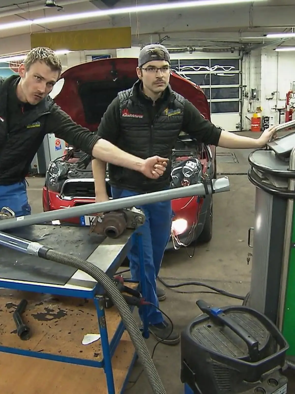 Bild zu: "Mini-Drama vor dem TÜV"