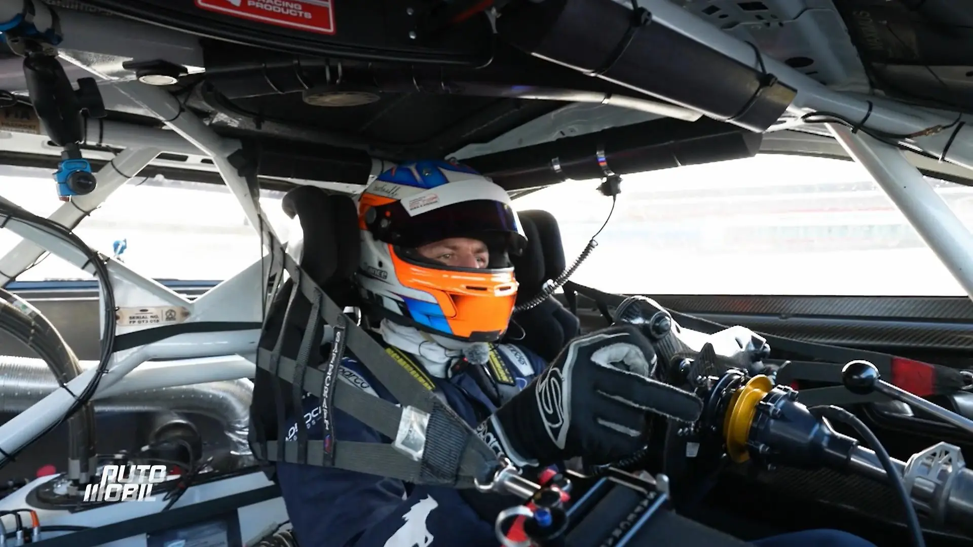 auto mobil: Lance David Arnold testet den neuen Ford Mustang GT3 auf der Rennstrecke von Portimao
