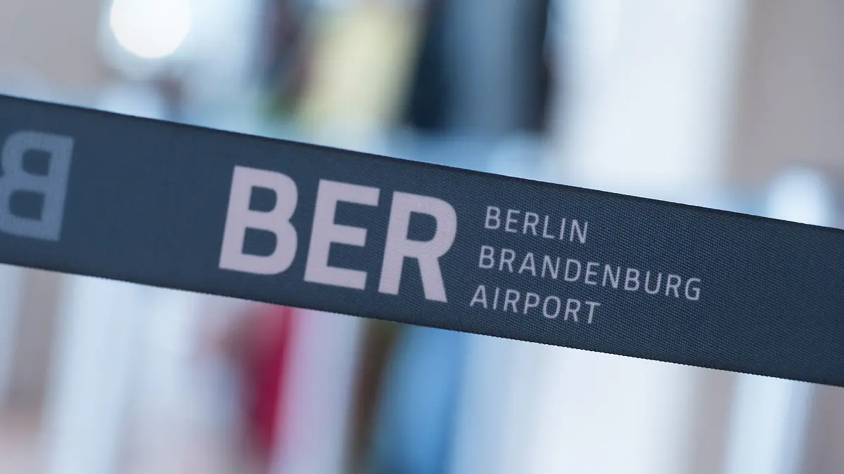 Die Gewerkschaft Verdi hat zu einem Warnstreik bei der Flughafengesellschaft Berlin-Brandenburg aufgerufen.