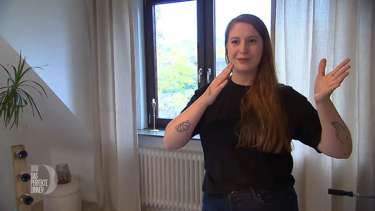 Alles ist gedeckt: Wie meistert Alina den Moment vor dem Eintreffen ihrer Gäste? Alina wird nevörs