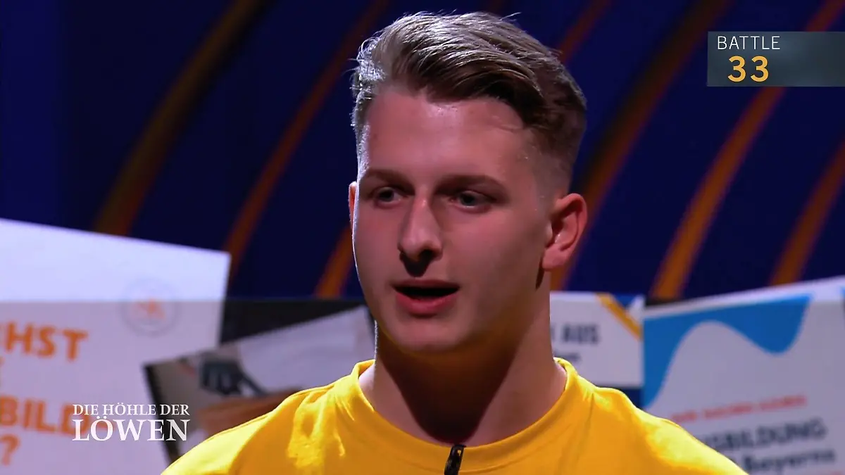 Philipp Hammerer (16) präsentiert "Jimmy“ Azubi-Suche per App