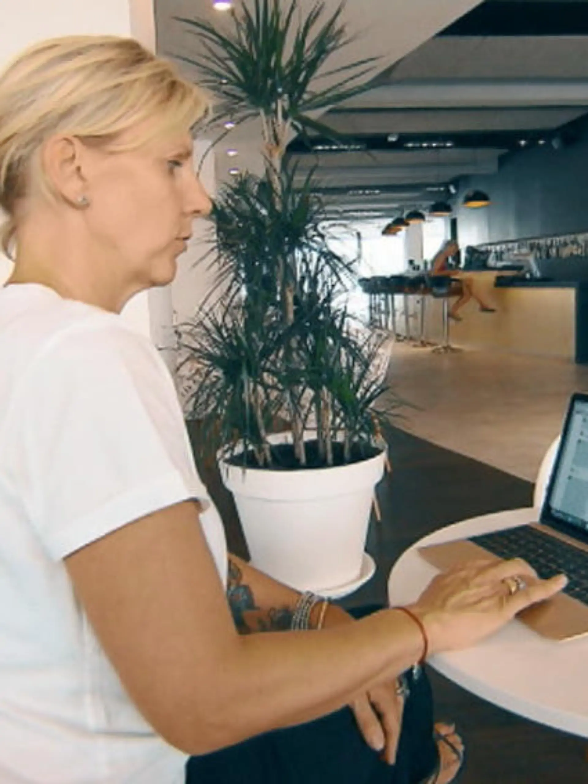 Bild zu: "Brigit checkt die Online-Bewertungen"