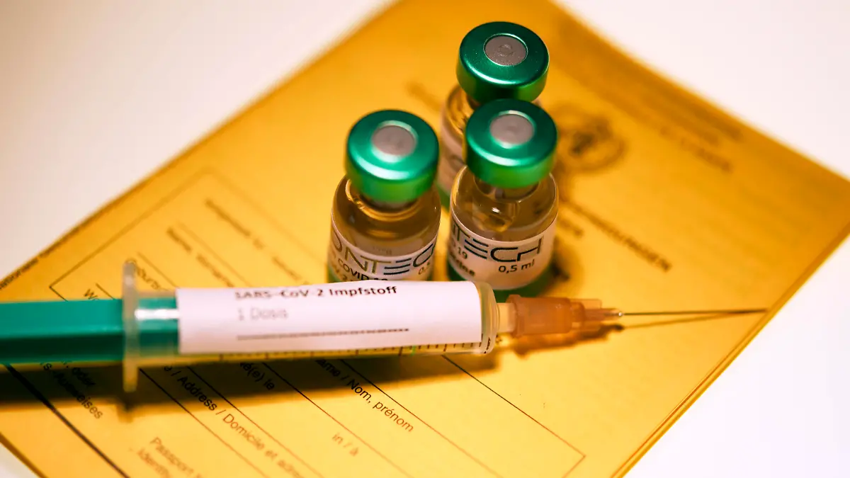 IMPFPASS Impfung COVID 19 SARS CoV 2 Corona COVID 19 Pandemie *** IMPFPASS Vaccination COVID 19 SARS CoV 2 Corona COVID 19 Pandemic
