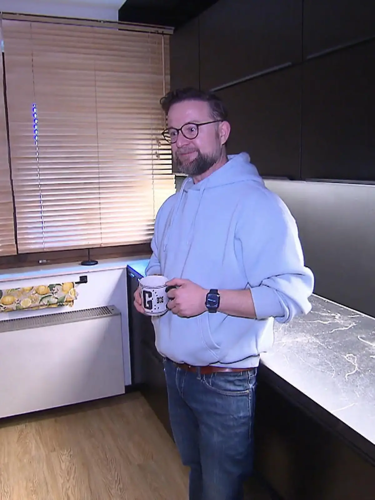 Bild zu: "Zahnarzt Robert öffnet die Türen: Können Tiere und Design bei seinen Gästen punkten?"