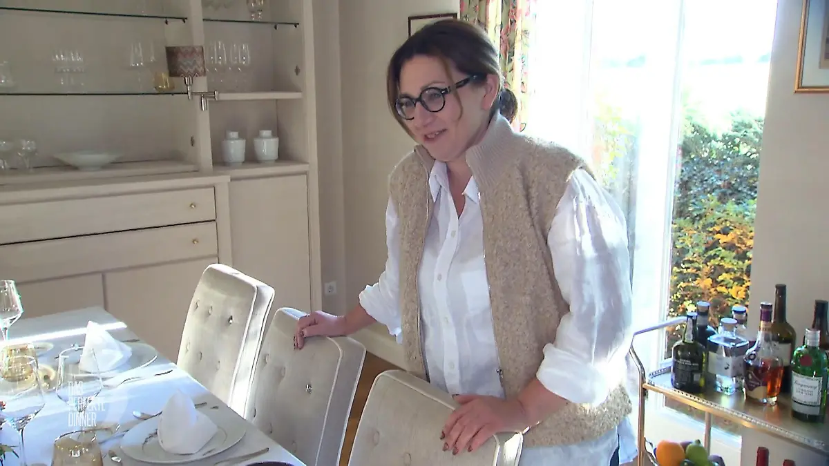 Eigene Hühner, edles Porzellan, Erbstücke: Wie besonders wird Lilias Dinner-Abend? Lilia zeigt ihr Zuhause