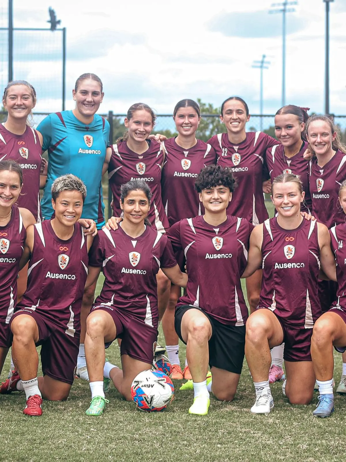 Bild zu: "Iranische Fußballerinnen trainieren in Brisbane"