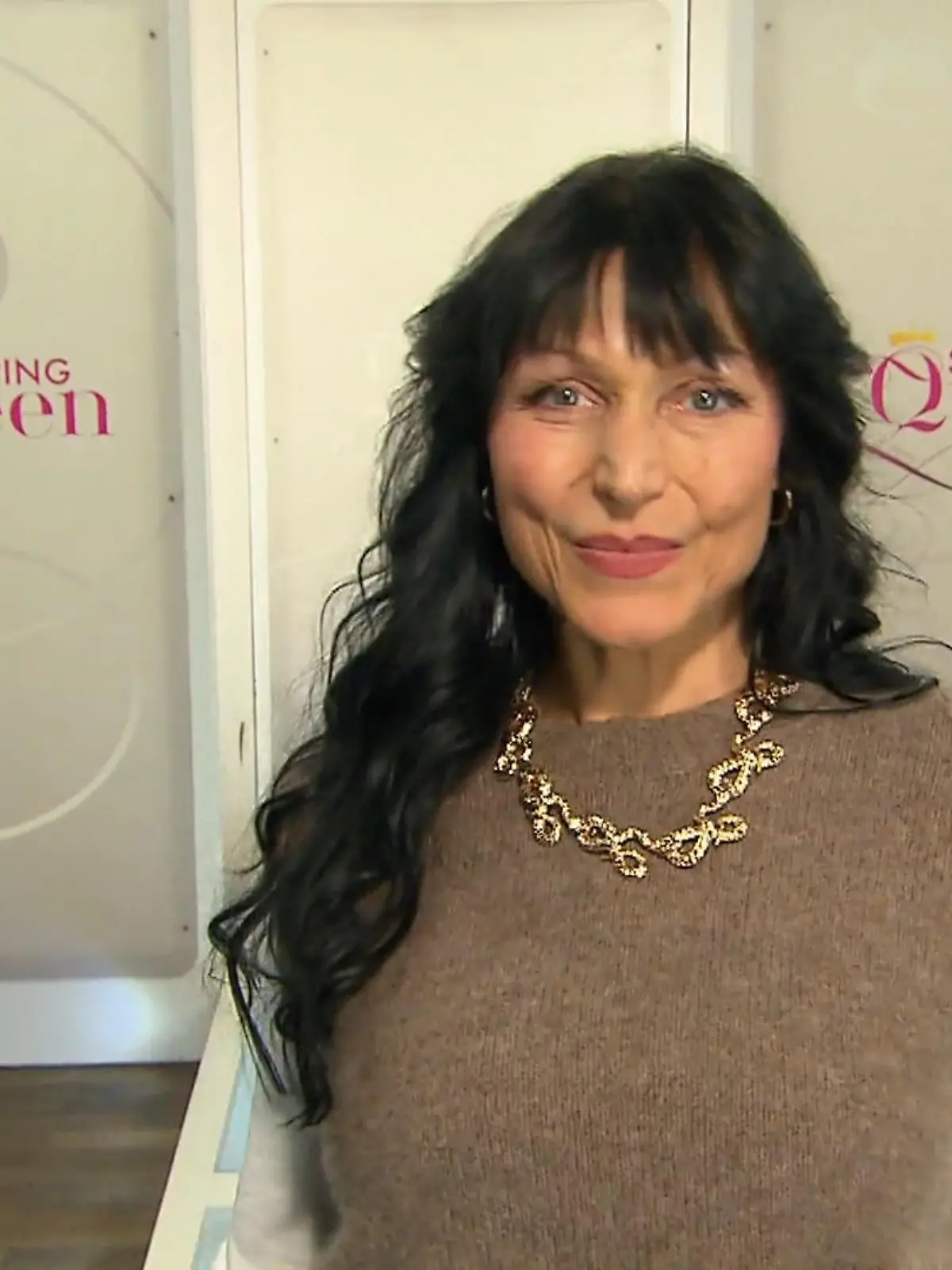 Bild zu: "Swantje zeigt ihren Look: Kann sie mit dem Pullunder ihre Mitstreiterinnen überzeugen?"